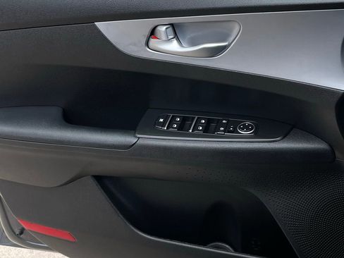 Used 2023 Kia Forte LXS image 19