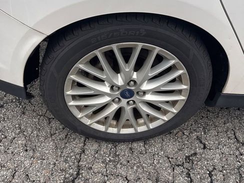 Used 2014 Ford Focus Titanium FWD image 8