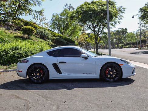 Used 2018 Porsche 718 Cayman S RWD image 6