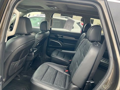 Used 2021 Kia Telluride SX w/ SX Prestige Package image 6