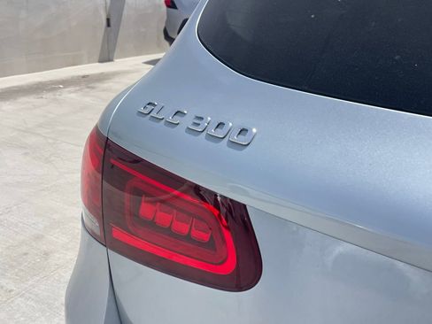 Used 2022 Mercedes-Benz GLC 300 w/ Premium Package Lite image 4