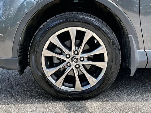 Used 2018 Toyota RAV4 Limited w/ Advanced Technology Package AWD/4WD image 35