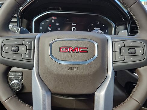 New 2026 GMC Sierra 1500 SLT image 12