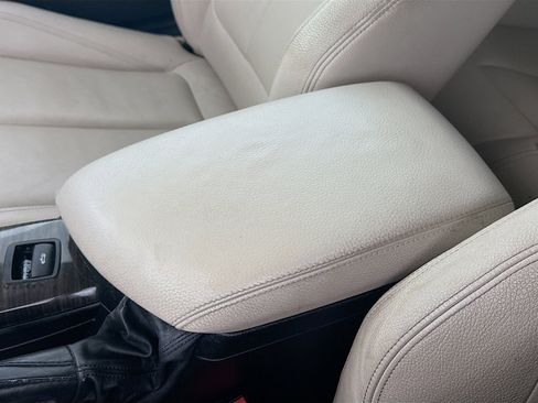 Used 2016 BMW M235i Convertible image 18