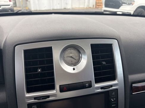 Used 2008 Chrysler 300 C w/ Sound Group II RWD image 16