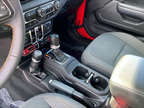 Certified 2024 Jeep Wrangler Willys image 14