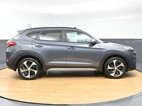 Used 2017 Hyundai Tucson Value AWD/4WD image 55