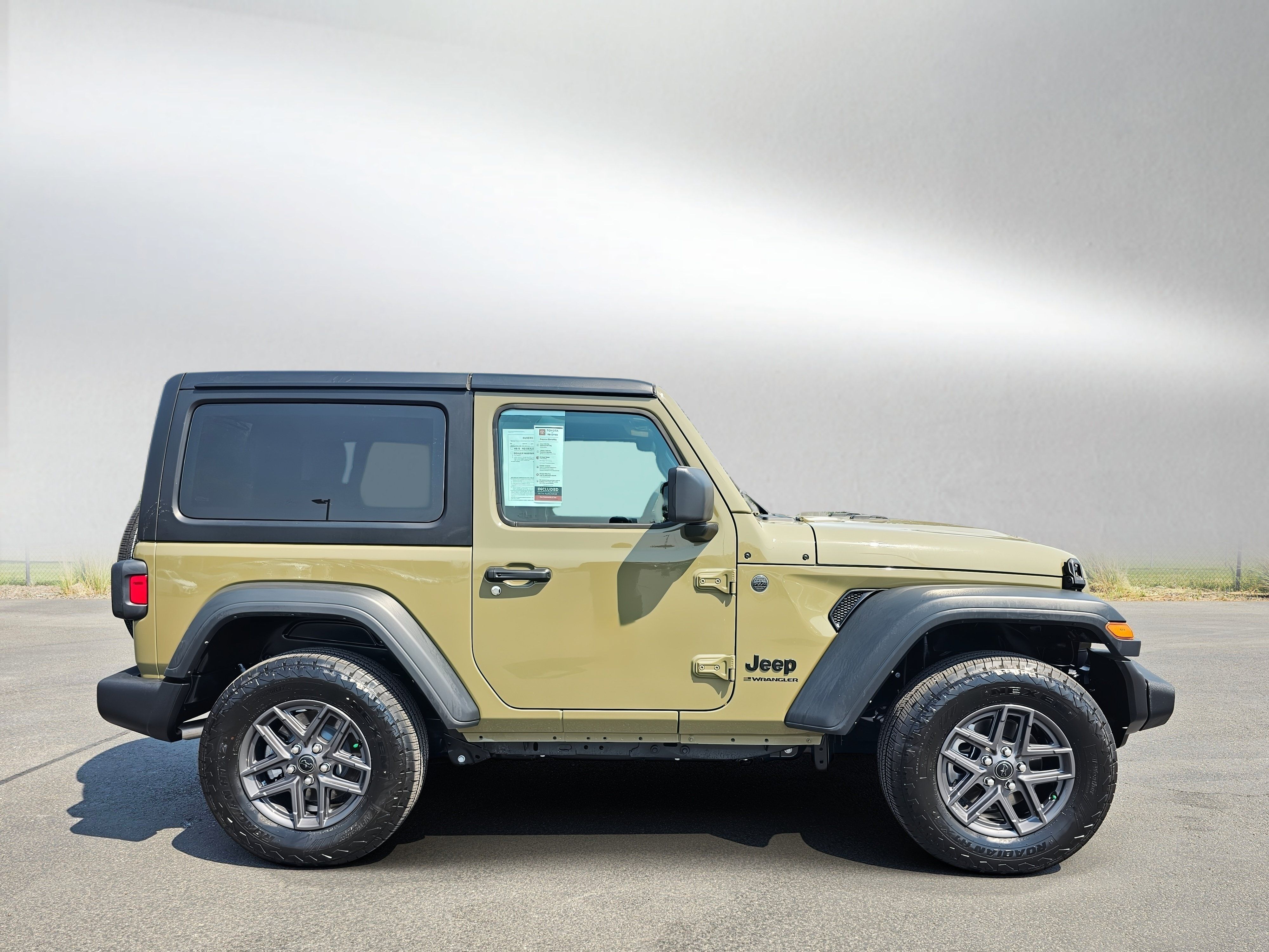 Used 2025 Jeep Wrangler Sport AWD/4WD image 6