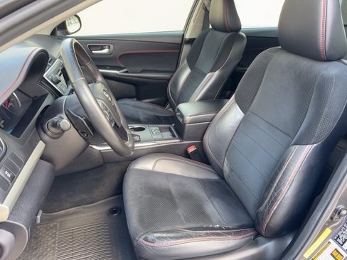 Used 2017 Toyota Camry XSE FWD image 5