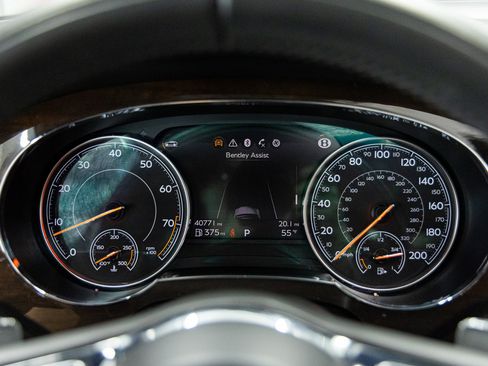 Used 2020 Bentley Bentayga AWD/4WD image 31