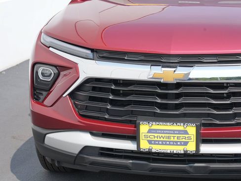 Used 2024 Chevrolet TrailBlazer LT w/ LT Cold Weather Package FWD image 9