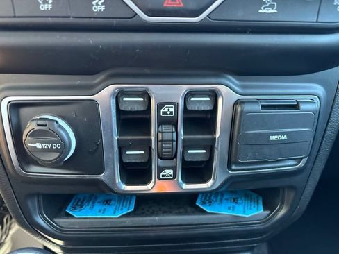 Used 2023 Jeep Wrangler Unlimited Sport AWD/4WD image 42