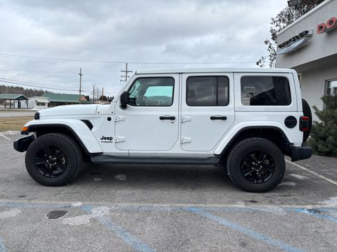Used 2022 Jeep Wrangler Unlimited Sahara image 7