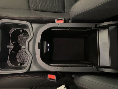 Used 2024 Toyota RAV4 SE image 22