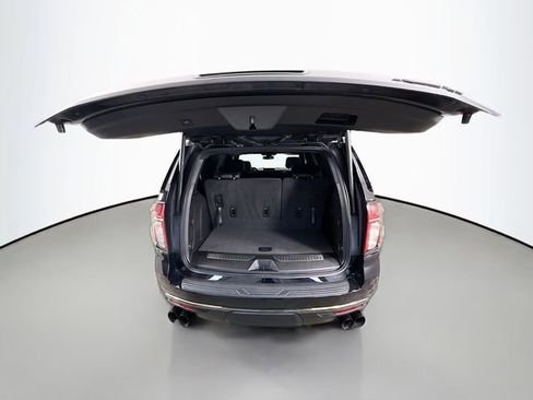 Used 2022 Chevrolet Tahoe RST w/ Sport Performance Package image 30