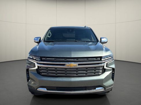 Used 2023 Chevrolet Suburban Premier AWD/4WD image 2