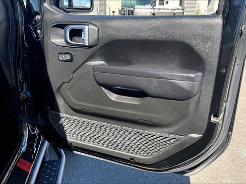 Used 2024 Jeep Wrangler Unlimited Rubicon AWD/4WD image 24