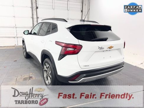 Used 2025 Chevrolet Trax LT image 6