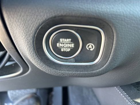 Used 2025 Mercedes-Benz GLE 350 4MATIC image 46