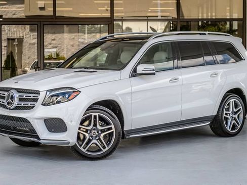 Used 2018 Mercedes-Benz GLS 550 4MATIC image 2