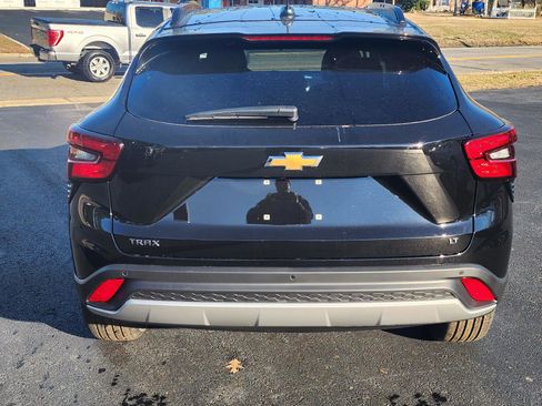New 2026 Chevrolet Trax LT w/ Sunroof Package image 20