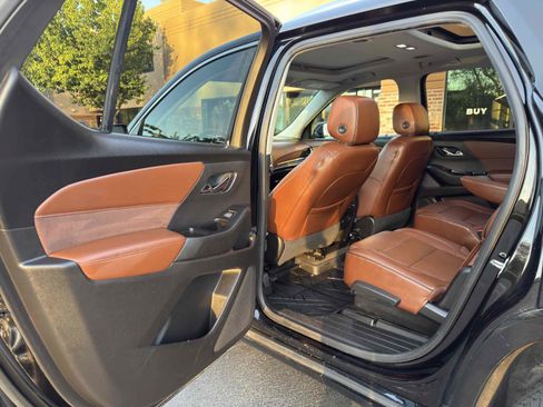 Used 2018 Chevrolet Traverse High Country w/ LPO, Cargo Package AWD/4WD image 72