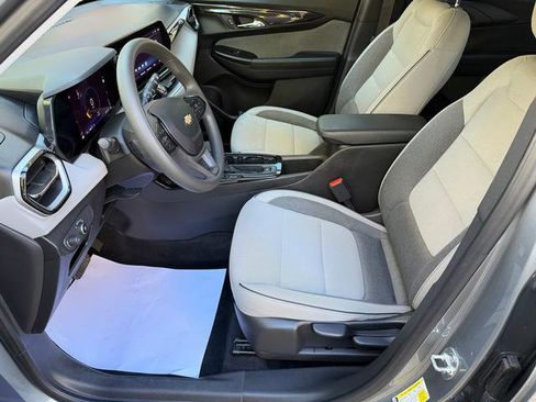 Used 2025 Chevrolet TrailBlazer LT image 8