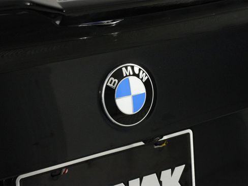 Used 2025 BMW M2 w/ Lighting Package image 19