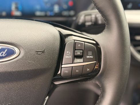 Used 2025 Ford Escape Platinum AWD/4WD image 24
