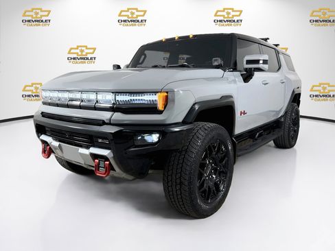 Used 2024 GMC Hummer EV 2X w/ LPO, Illumination Package AWD/4WD image 3