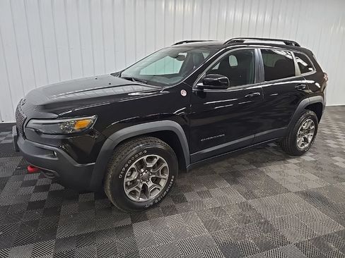 Used 2022 Jeep Cherokee Trailhawk w/ Premium Leather Package AWD/4WD image 6