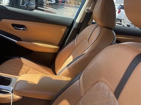 Used 2020 Nissan Sentra SV w/ SV Premium Package image 5