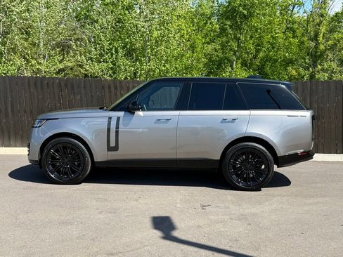 New 2026 Land Rover Range Rover SE image 2