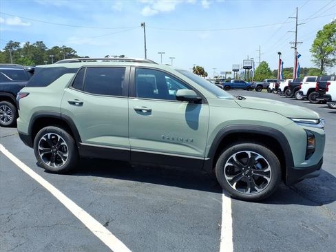 New 2026 Chevrolet Equinox LT w/ Safety and Technology Package FWD image 2