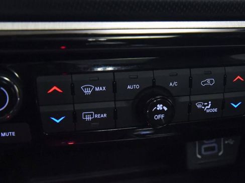 Used 2023 Jeep Compass Trailhawk w/ Trailhawk Elite Group AWD/4WD image 19