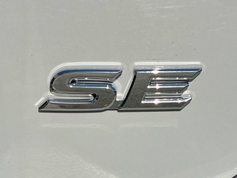 Used 2023 Toyota Camry SE image 14
