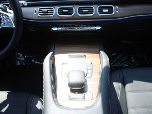 New 2025 Mercedes-Benz GLS 450 4MATIC image 16