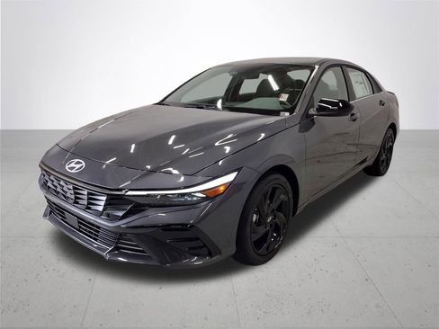 New 2026 Hyundai Elantra SEL Sport Premium FWD image 2