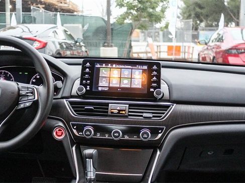 Used 2018 Honda Accord EX image 18