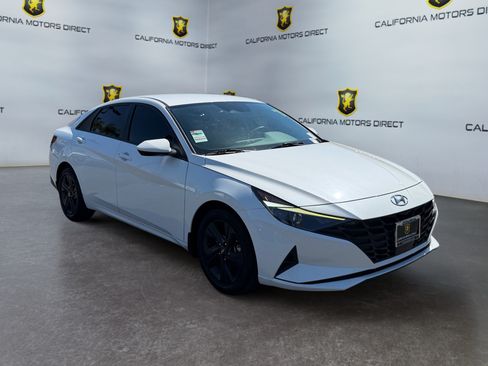 Used 2022 Hyundai Elantra SEL w/ Convenience Package FWD image 7