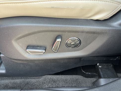 Used 2016 Ford Explorer Platinum image 33