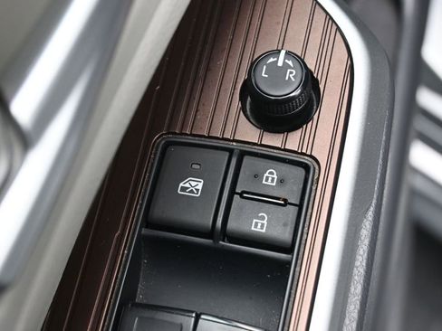 Certified 2024 Toyota Sienna XLE w/ XLE Plus Package image 14