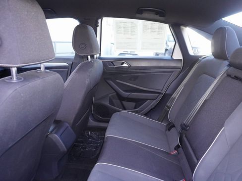 Used 2025 Volkswagen Jetta Sport image 9