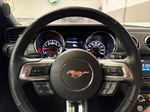 Used 2017 Ford Mustang Coupe image 19