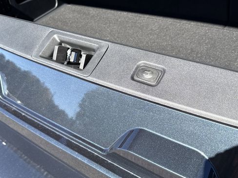 New 2025 Ford Expedition Platinum w/ Driver's Package image 24