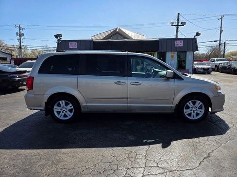 Used 2013 Dodge Grand Caravan Crew w/ Entertainment Group 1 image 27