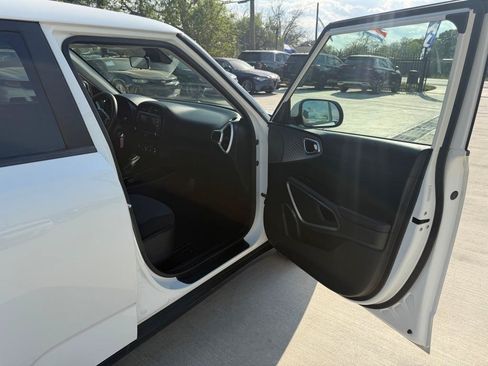 Used 2022 Kia Soul LX w/ Technology Package FWD image 18