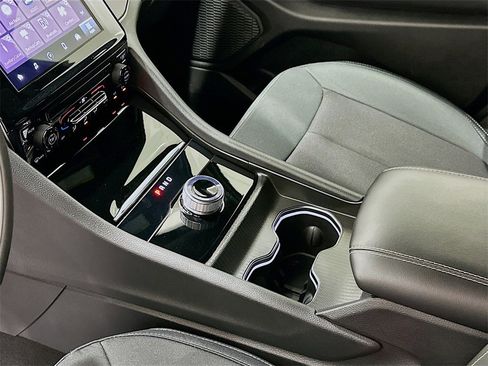 Used 2024 Jeep Grand Cherokee Laredo X image 16