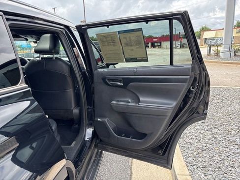 Used 2021 Toyota Highlander XSE AWD/4WD image 22
