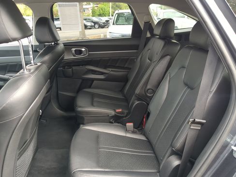 Used 2022 Kia Sorento SX image 17